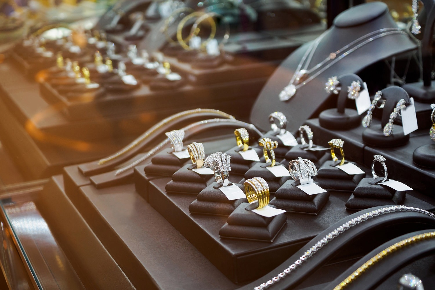 How to Find the Best Treasures at the Atlanta Jewelry Show Stonehurst